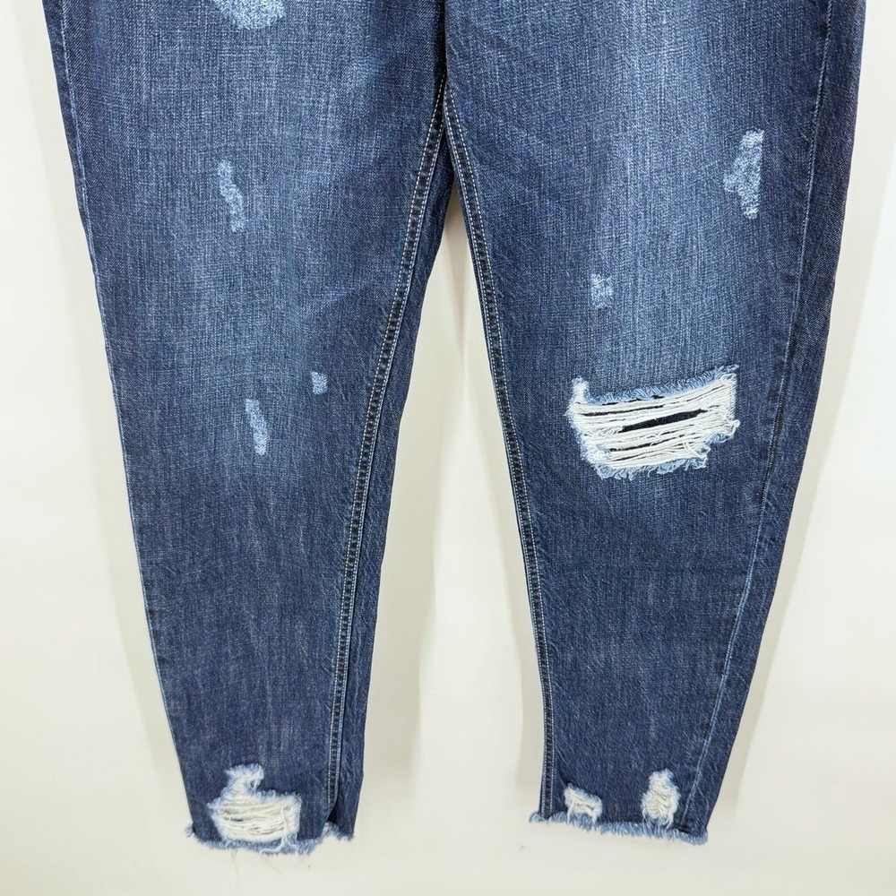 KanCan Womens 28 Jeans Distressed Dark Stone Wash High Rise Frayed Hem Denim NEW - Picture 4 of 9
